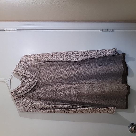 Hem & Thread Cowl Neck Top Size Small - Picture 2 of 8